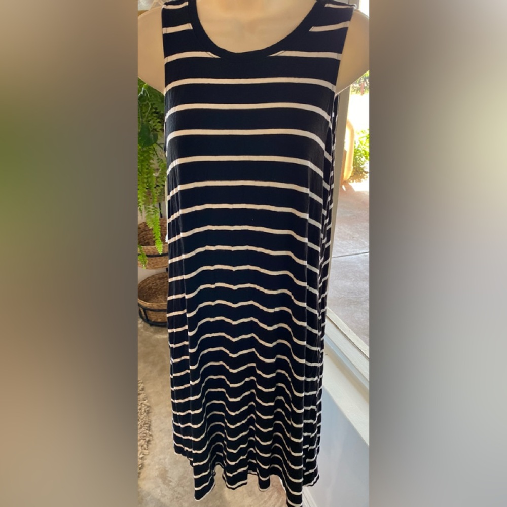 LAST CALL!!!!! Pockets!!!! All around town stripe dress. Comfortable and stylish